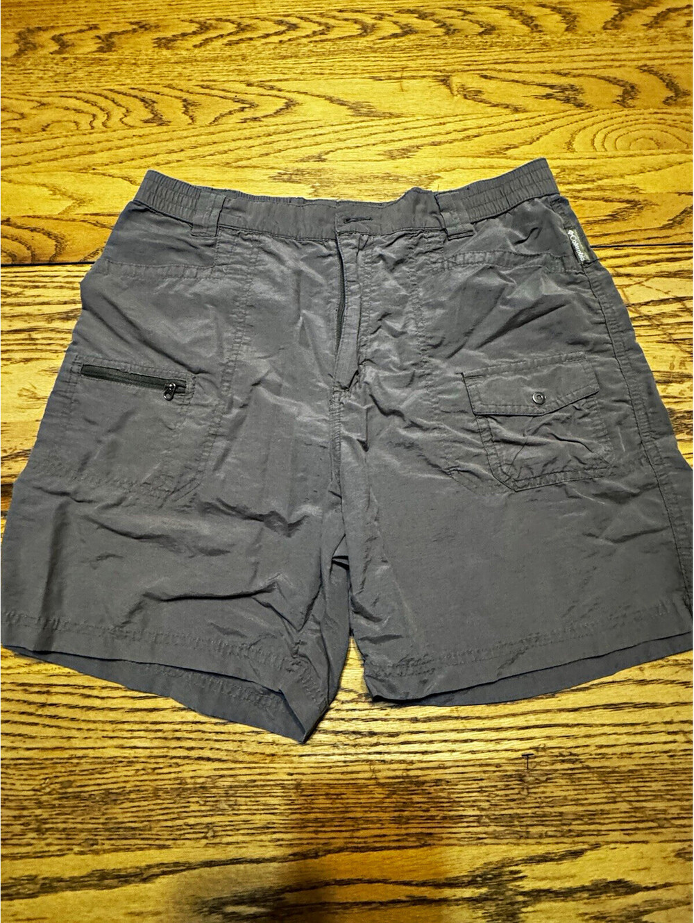 Columbia Women’s Gray/Taupe Cargo Shorts M 7" Inseam Zip Pockets Hiking Active